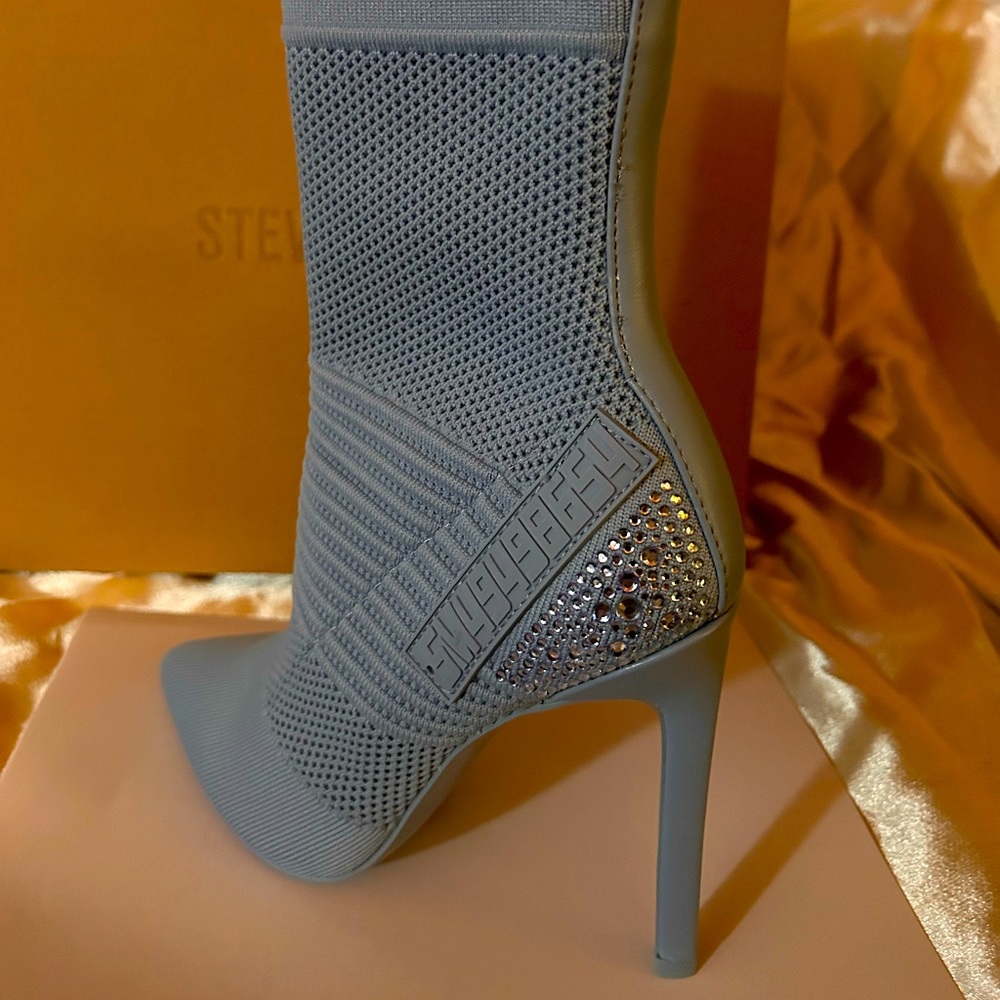 Baby Blue Sporty Cute Boots! Steve Madden. Sexzie silver rhinestones…8 1/2 size